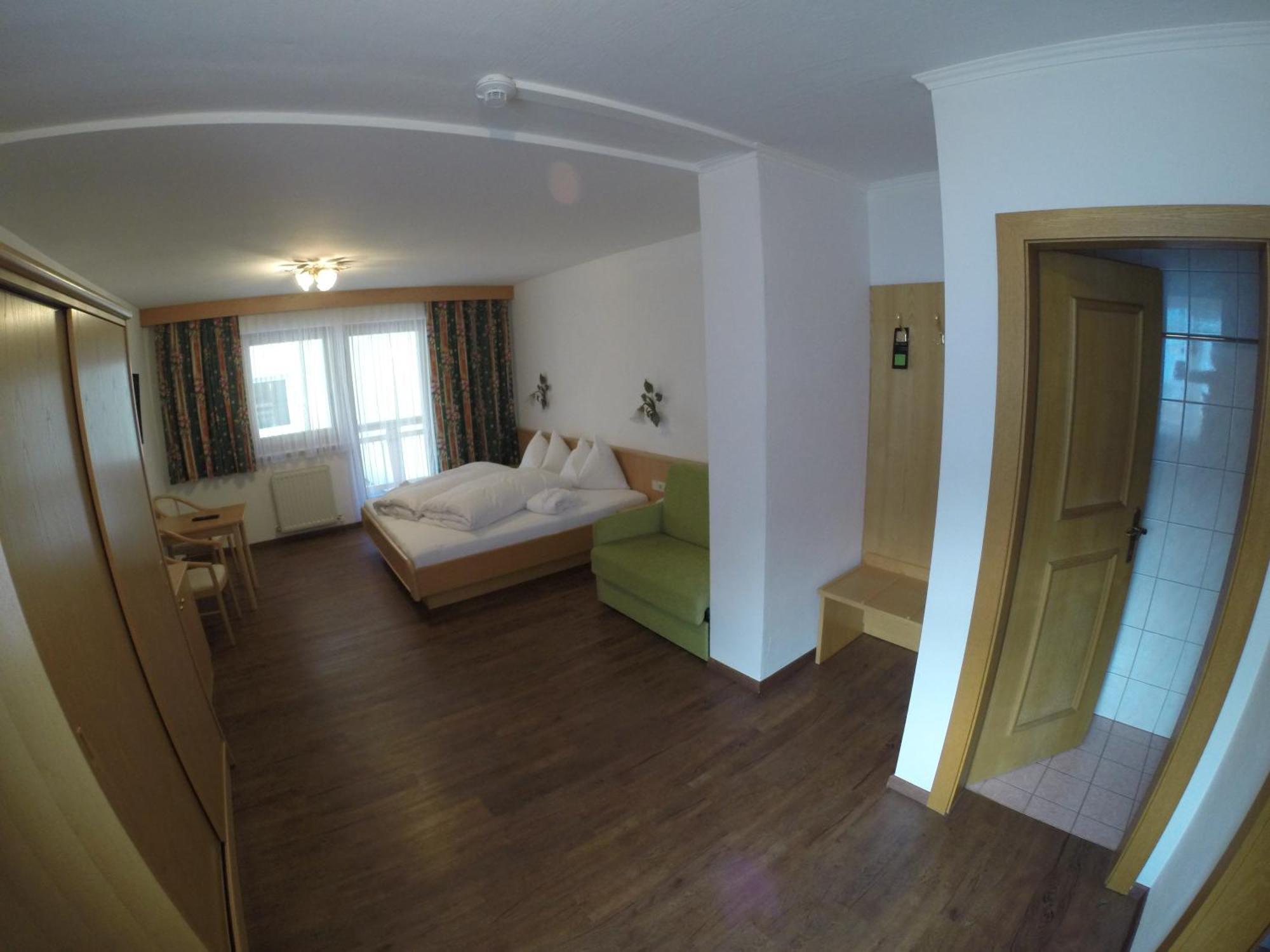 Hotel Alpina Saalbach-Hinterglemm Rom bilde