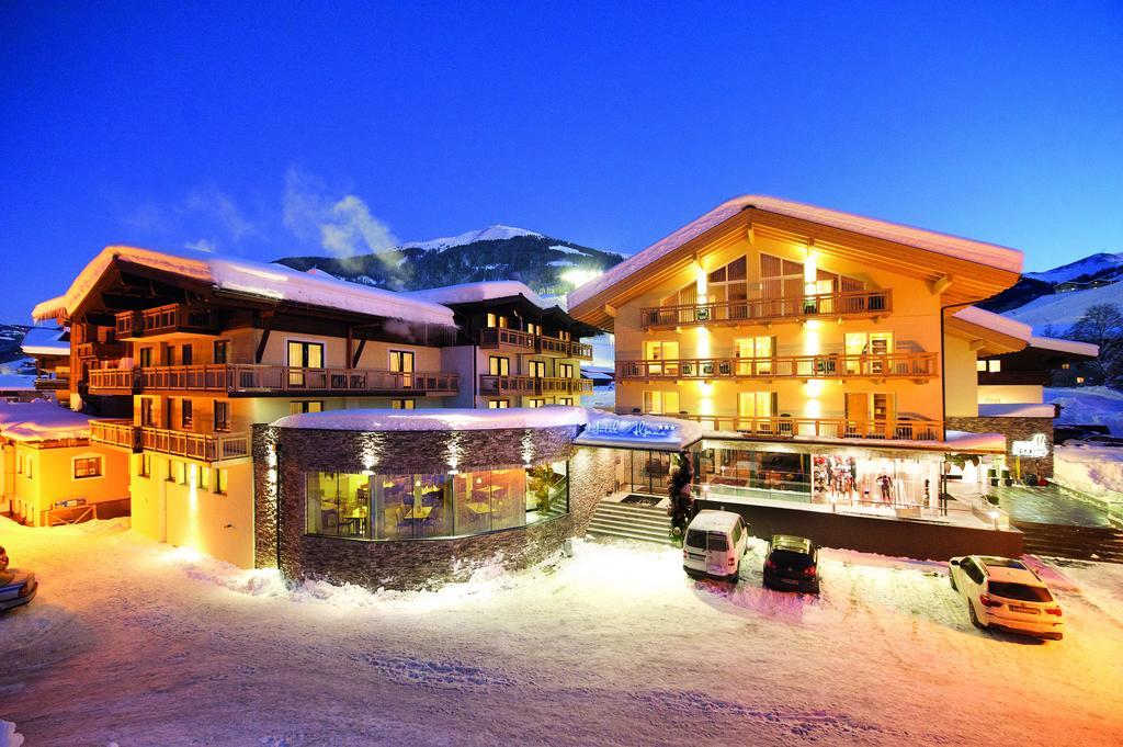 Hotel Alpina Saalbach-Hinterglemm Eksteriør bilde